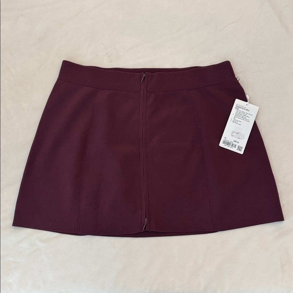 NWT! Lululemon Ribbed Knit Mini- Front Zip in Garnet, sz XL - Picture 4 of 10